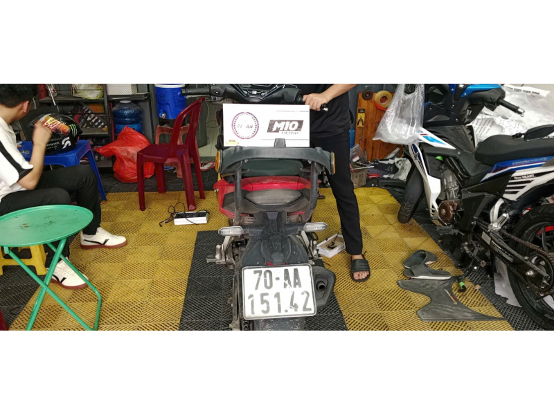 Độ đèn nâng cấp ánh sáng Titan M10 Ultra V2 cho xe Winner X